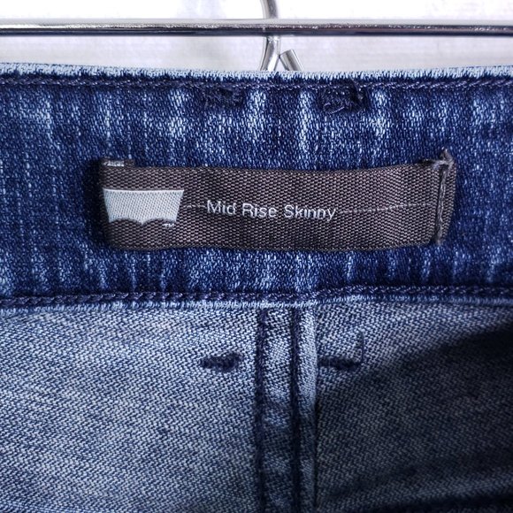 Levi's Women's 16M (33x29) Mid Rise Skinny Jeans, Medium Wash Blue Stretch Denim - Picture 5 of 9